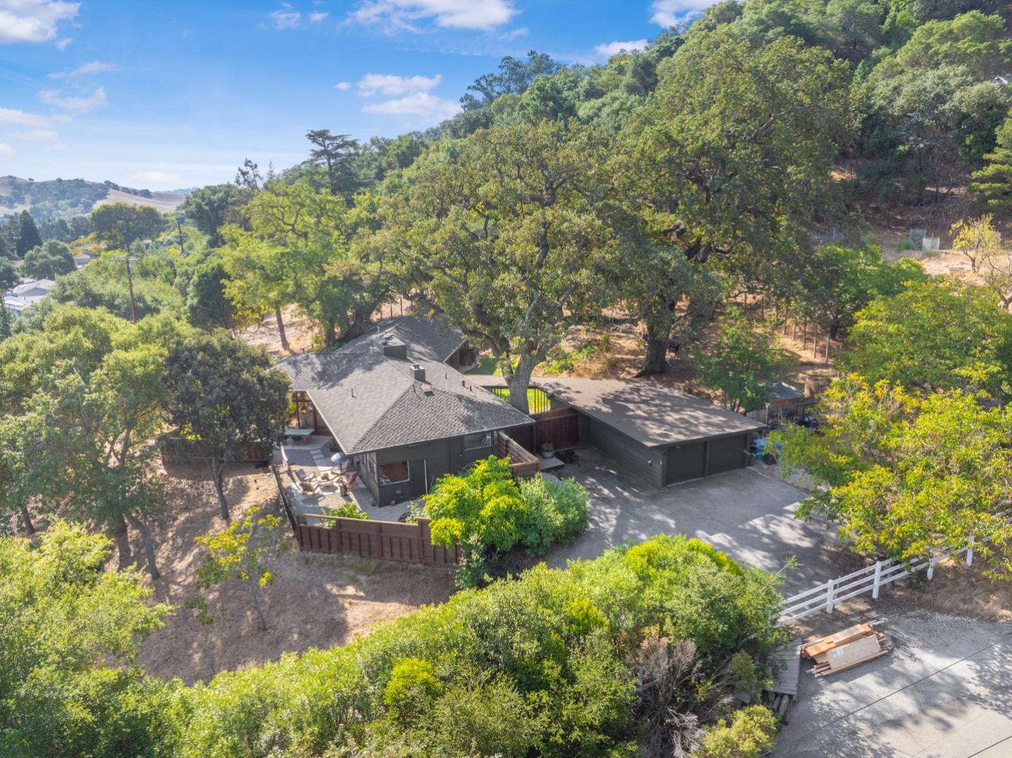 Detail Gallery Image 3 of 41 For 17695 John Telfer, Morgan Hill,  CA 95037 - 4 Beds | 3 Baths