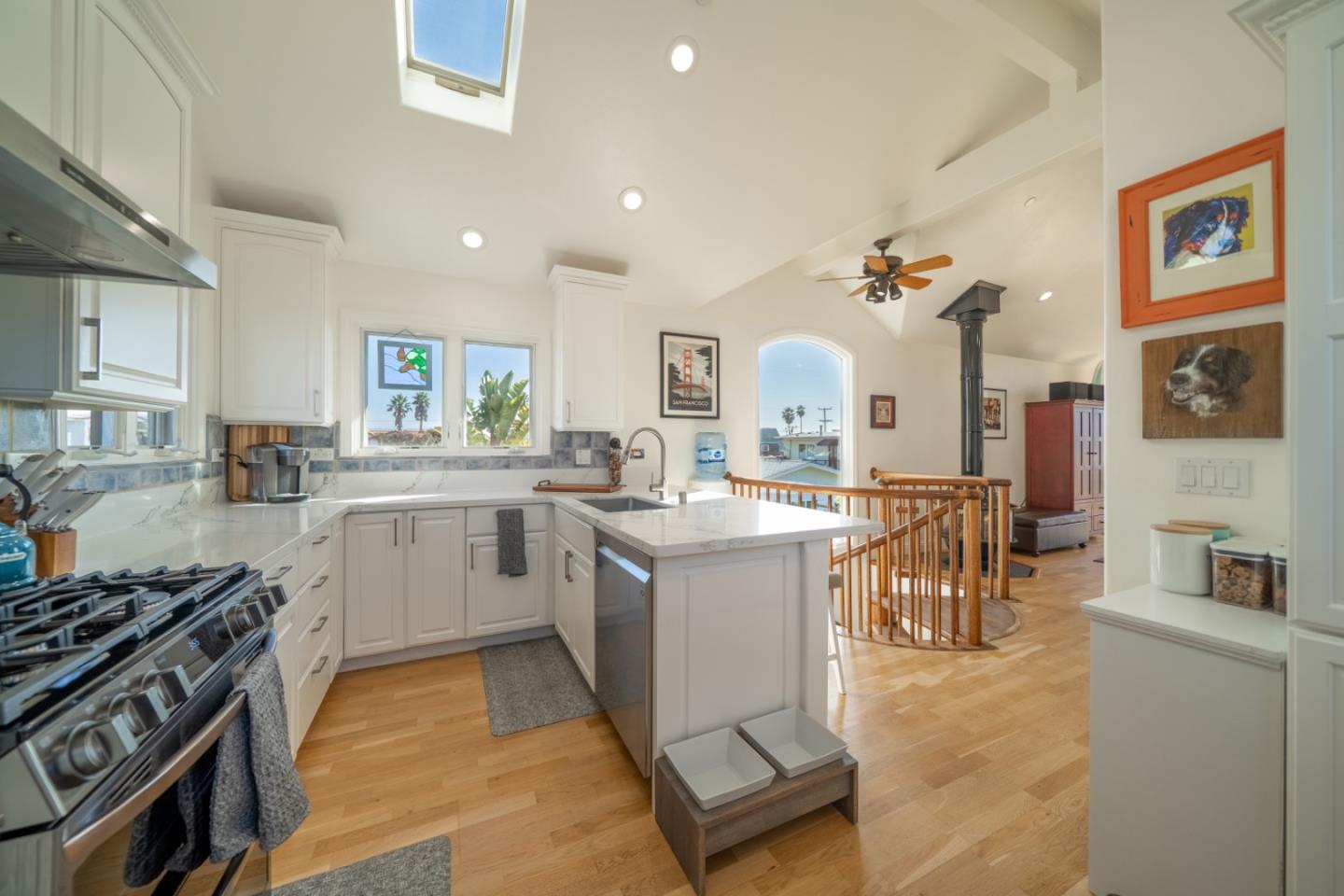 Detail Gallery Image 15 of 44 For 121 Anchorage Ave, Santa Cruz,  CA 95062 - 2 Beds | 1/1 Baths