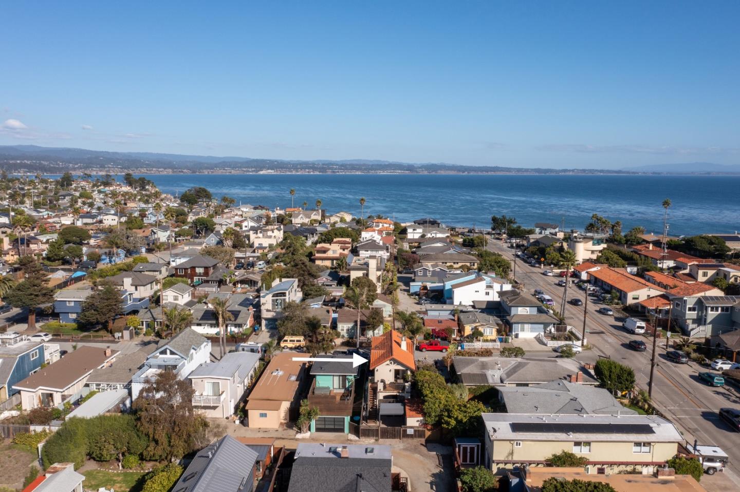 Detail Gallery Image 2 of 44 For 121 Anchorage Ave, Santa Cruz,  CA 95062 - 2 Beds | 1/1 Baths