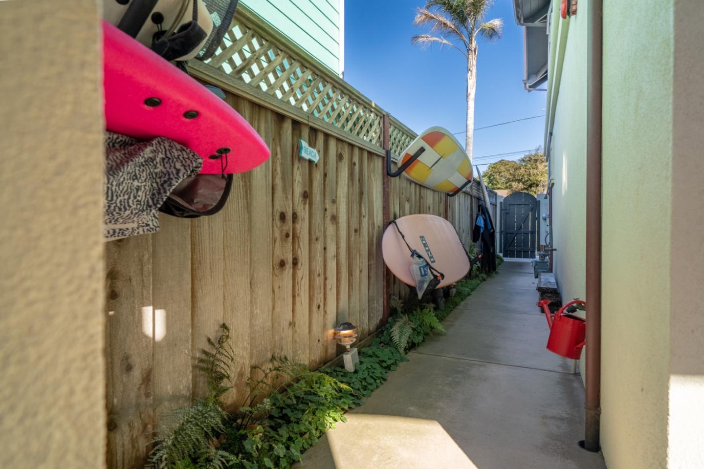 Detail Gallery Image 34 of 44 For 121 Anchorage Ave, Santa Cruz,  CA 95062 - 2 Beds | 1/1 Baths