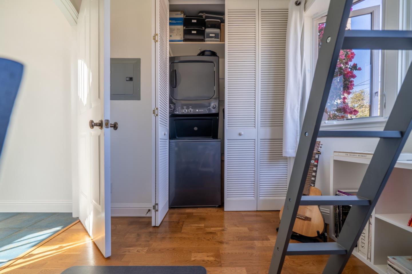 Detail Gallery Image 38 of 44 For 121 Anchorage Ave, Santa Cruz,  CA 95062 - 2 Beds | 1/1 Baths