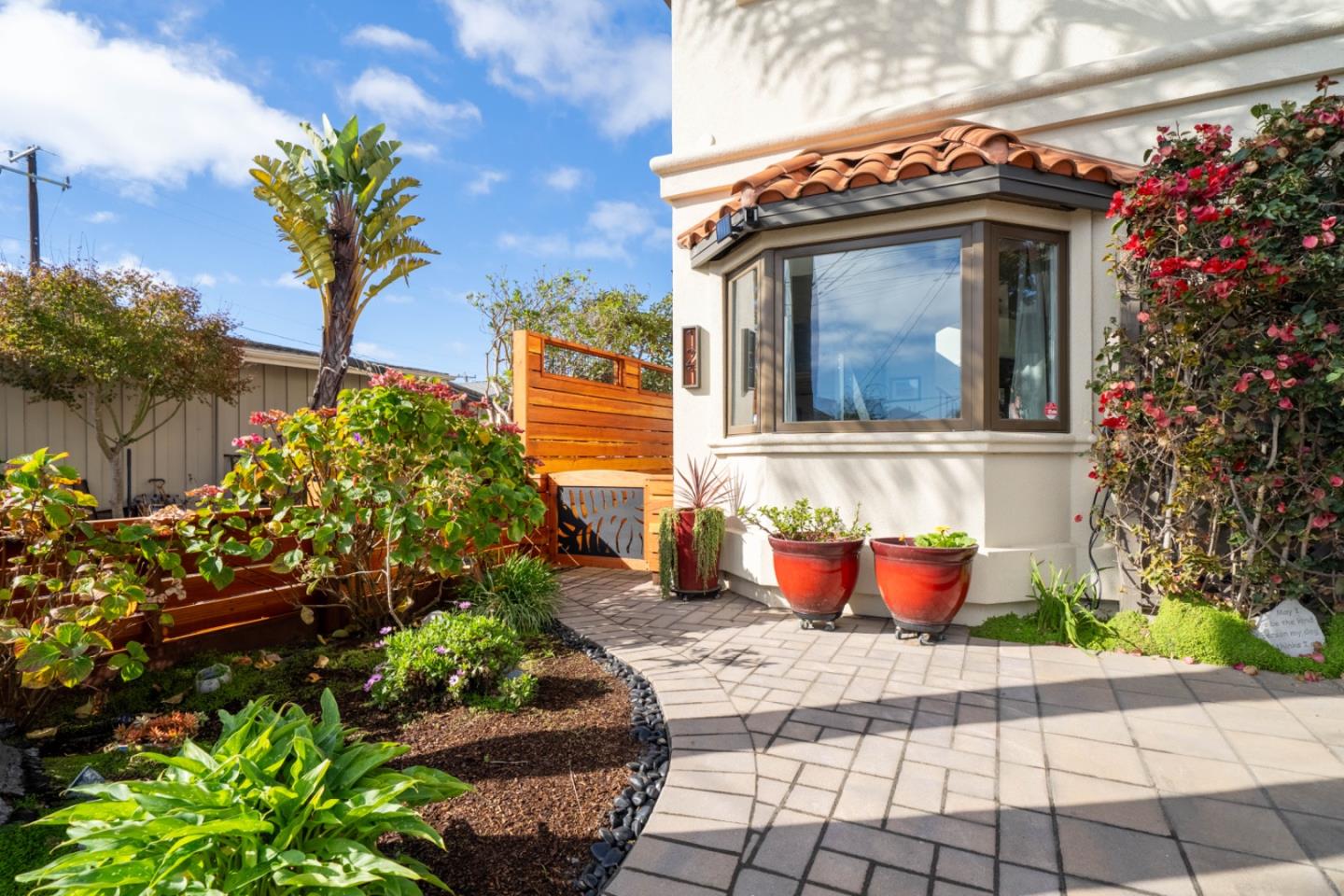 Detail Gallery Image 4 of 44 For 121 Anchorage Ave, Santa Cruz,  CA 95062 - 2 Beds | 1/1 Baths