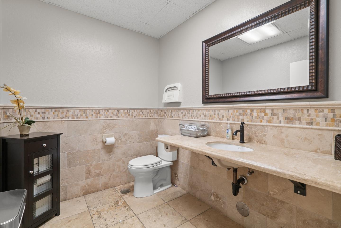 Detail Gallery Image 12 of 21 For 129 Water St, Santa Cruz,  CA 95060 - – Beds | – Baths