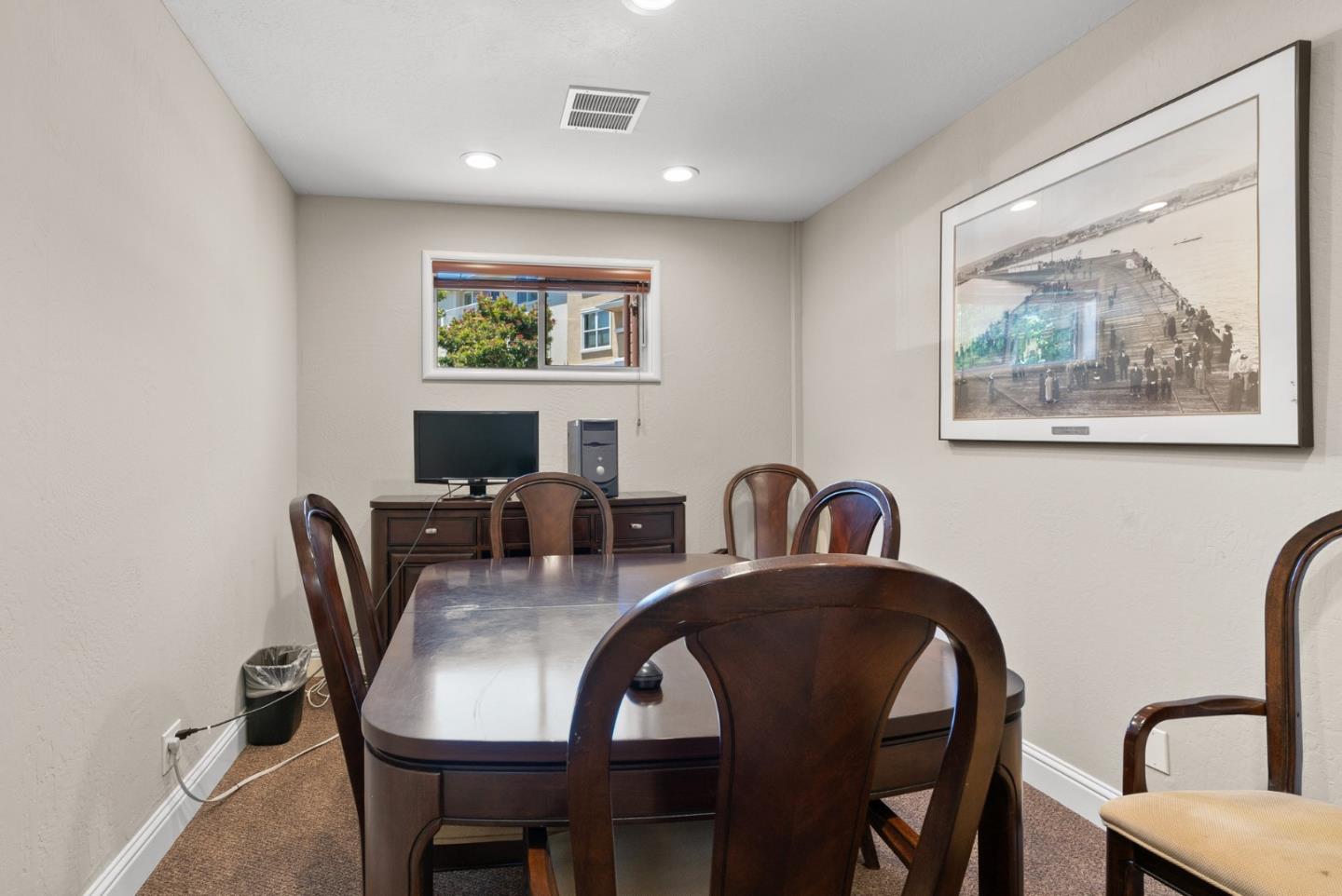 Detail Gallery Image 14 of 21 For 129 Water St, Santa Cruz,  CA 95060 - – Beds | – Baths