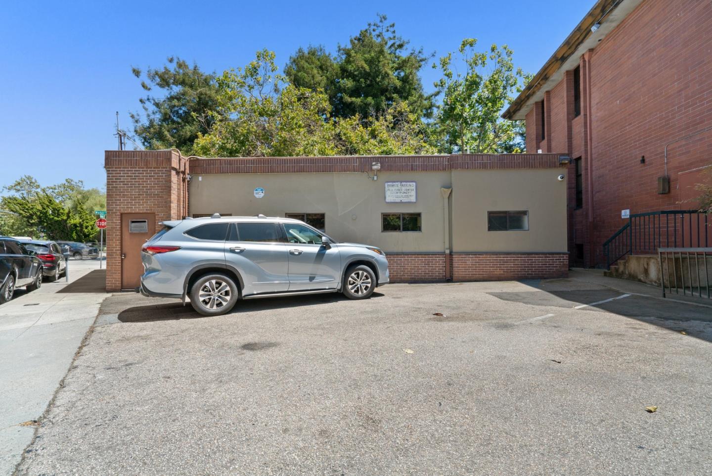 Detail Gallery Image 18 of 21 For 129 Water St, Santa Cruz,  CA 95060 - – Beds | – Baths