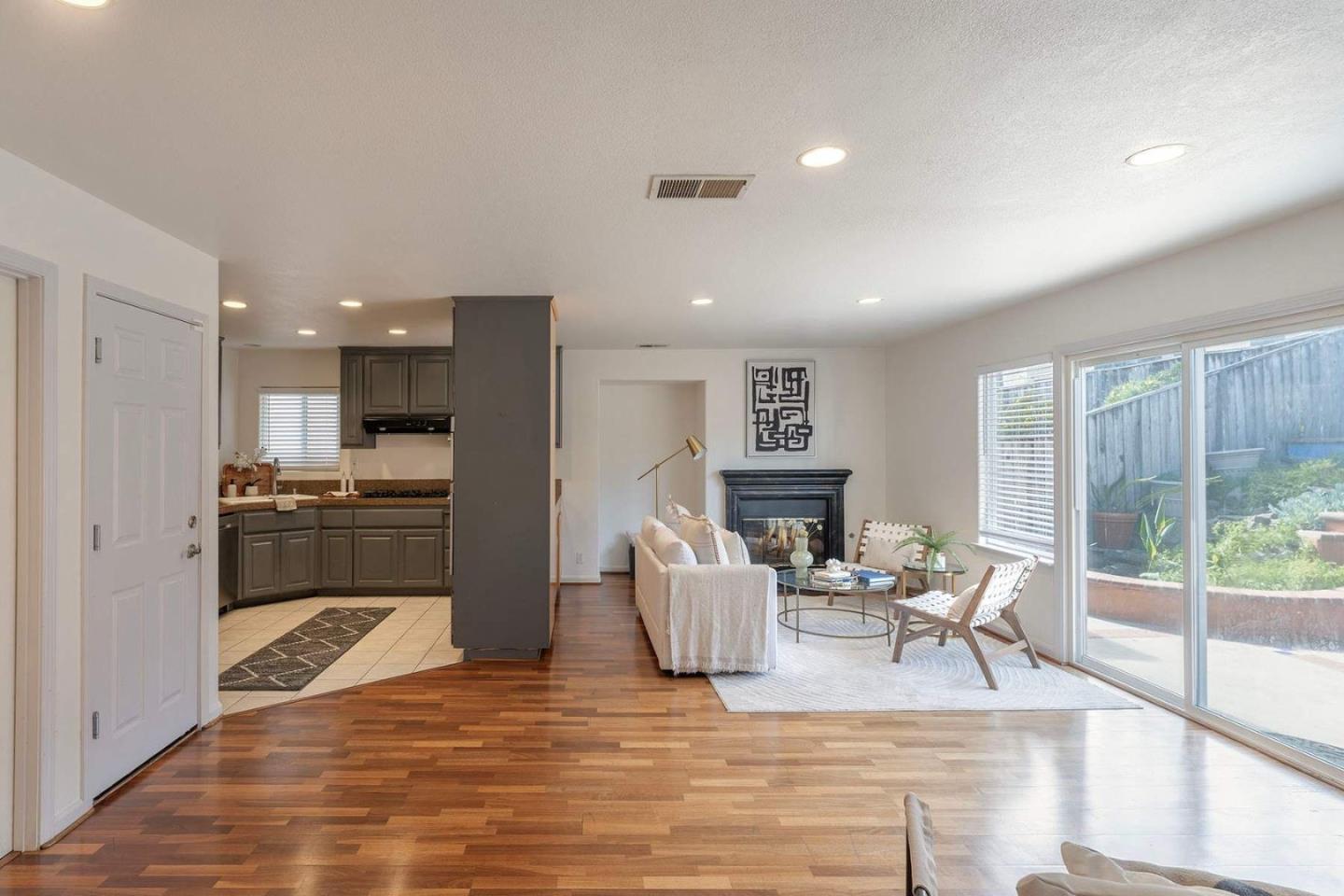 Detail Gallery Image 12 of 42 For 3141 Ocean Ter, Marina,  CA 93933 - 4 Beds | 3 Baths