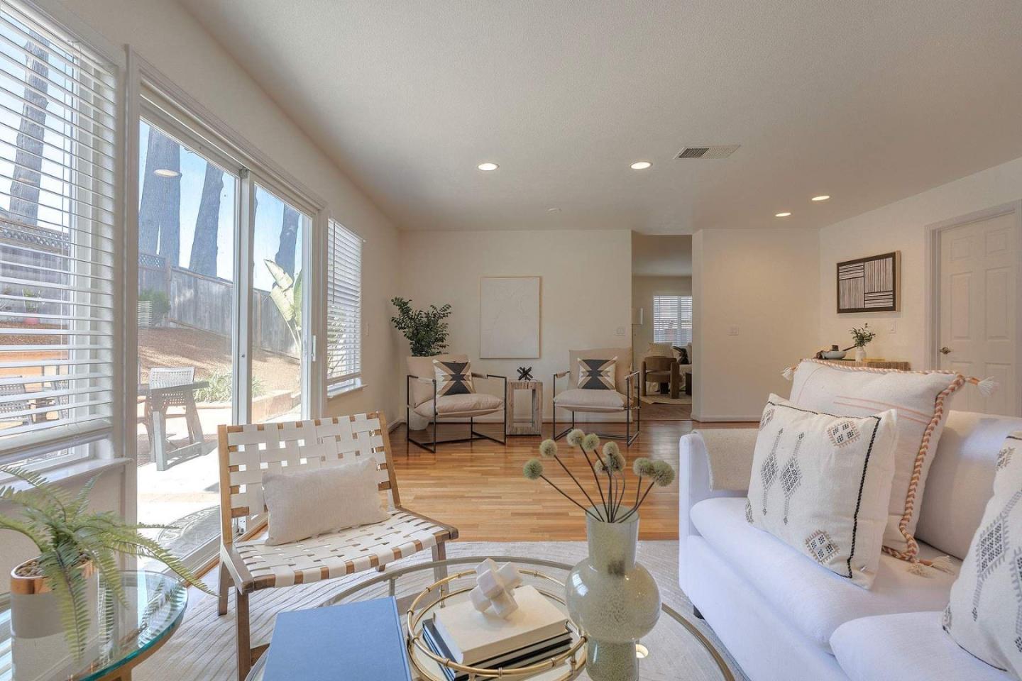 Detail Gallery Image 16 of 42 For 3141 Ocean Ter, Marina,  CA 93933 - 4 Beds | 3 Baths