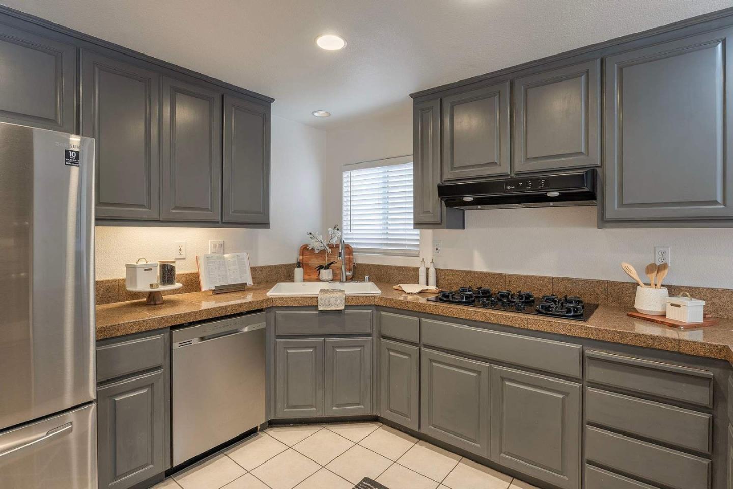 Detail Gallery Image 17 of 42 For 3141 Ocean Ter, Marina,  CA 93933 - 4 Beds | 3 Baths