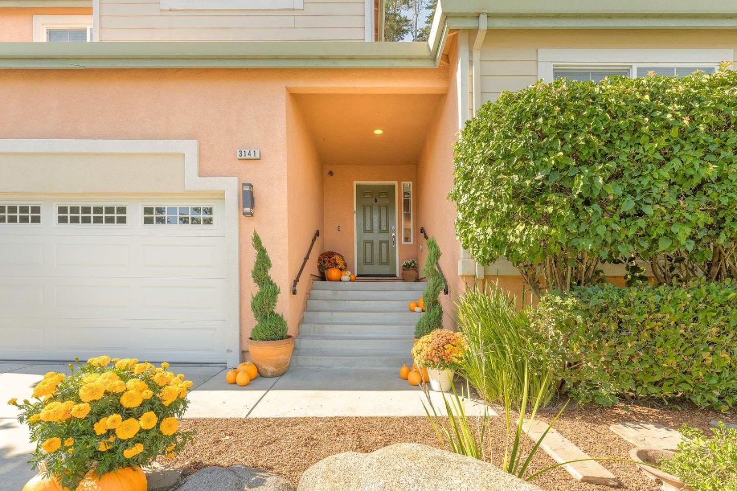 Detail Gallery Image 4 of 42 For 3141 Ocean Ter, Marina,  CA 93933 - 4 Beds | 3 Baths