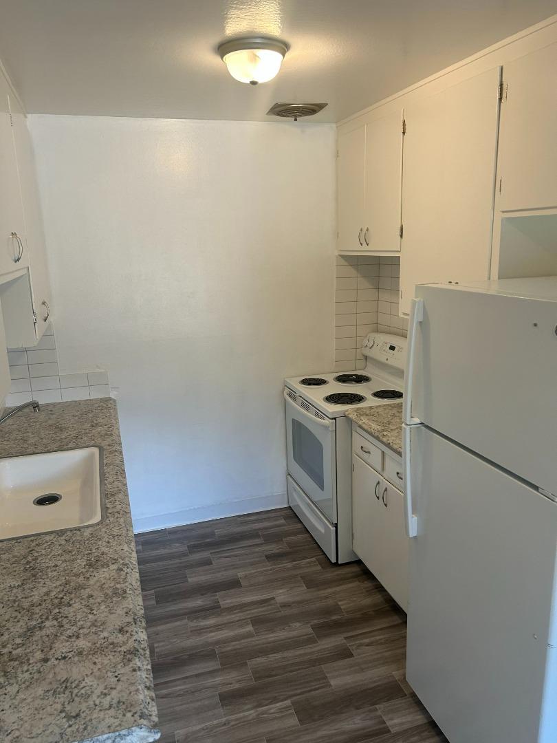 Detail Gallery Image 10 of 12 For 1560 San Antonio St, Menlo Park,  CA 94025 - – Beds | – Baths