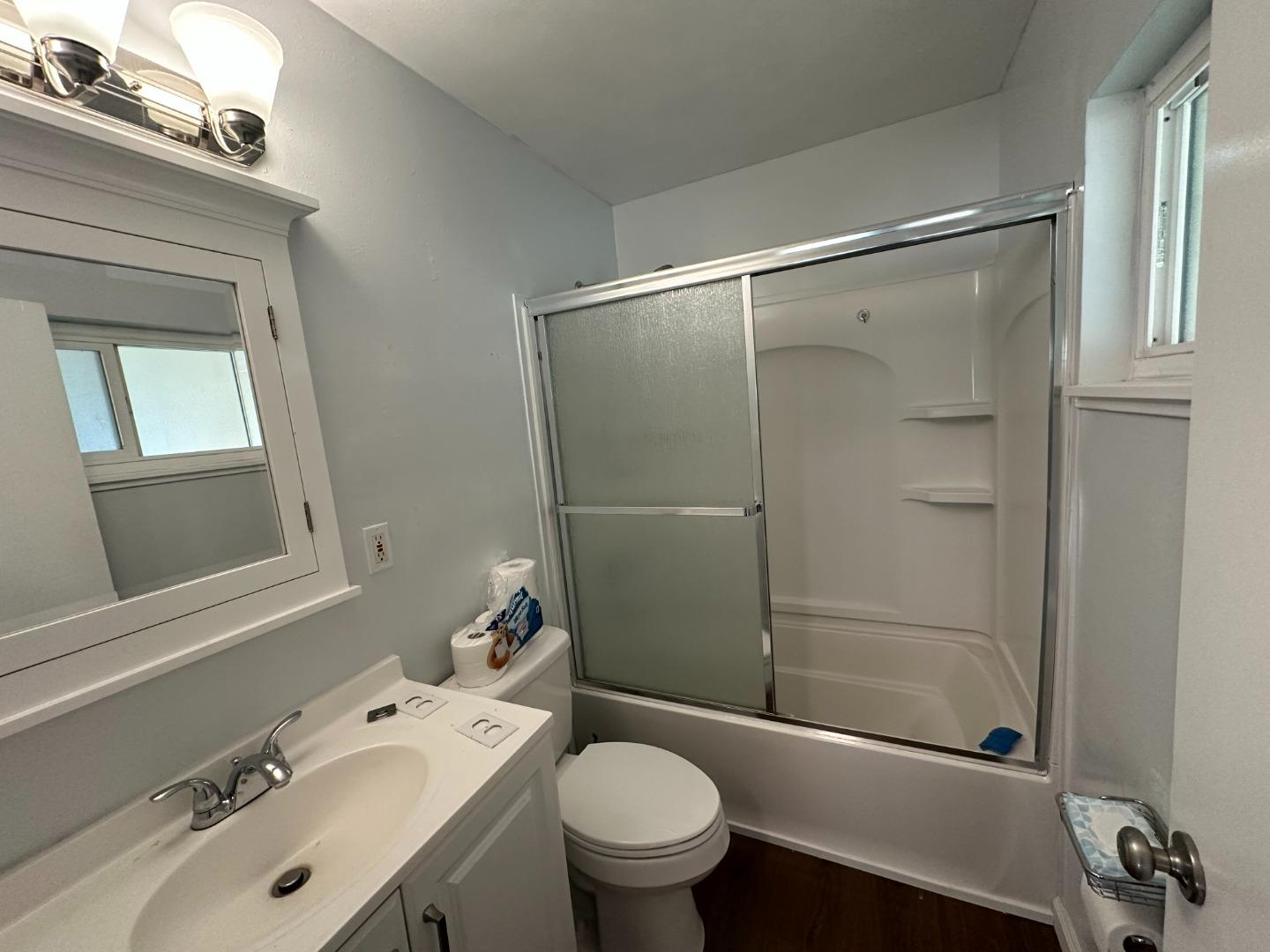 Detail Gallery Image 4 of 12 For 1560 San Antonio St, Menlo Park,  CA 94025 - – Beds | – Baths