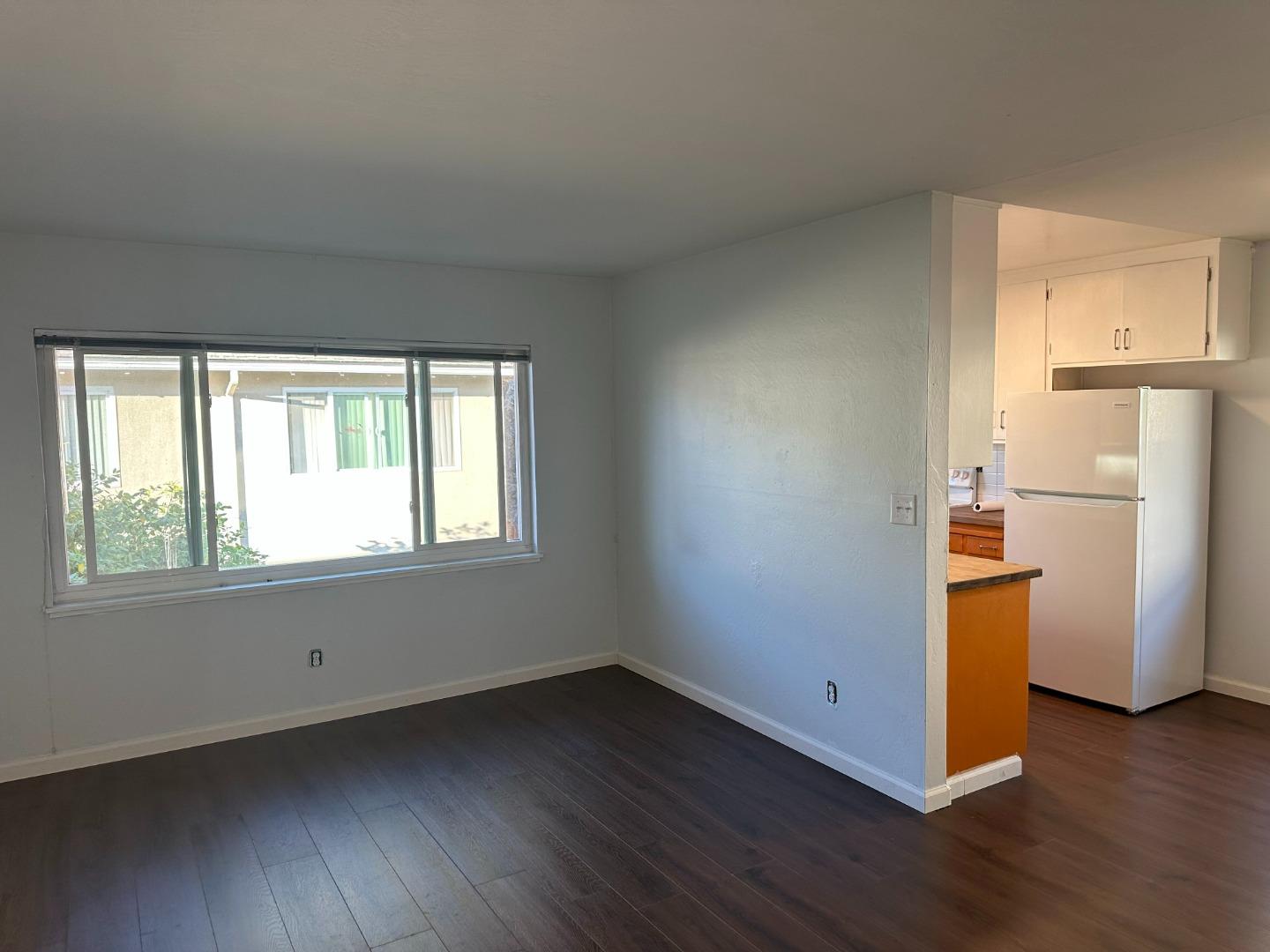 Detail Gallery Image 5 of 12 For 1560 San Antonio St, Menlo Park,  CA 94025 - – Beds | – Baths