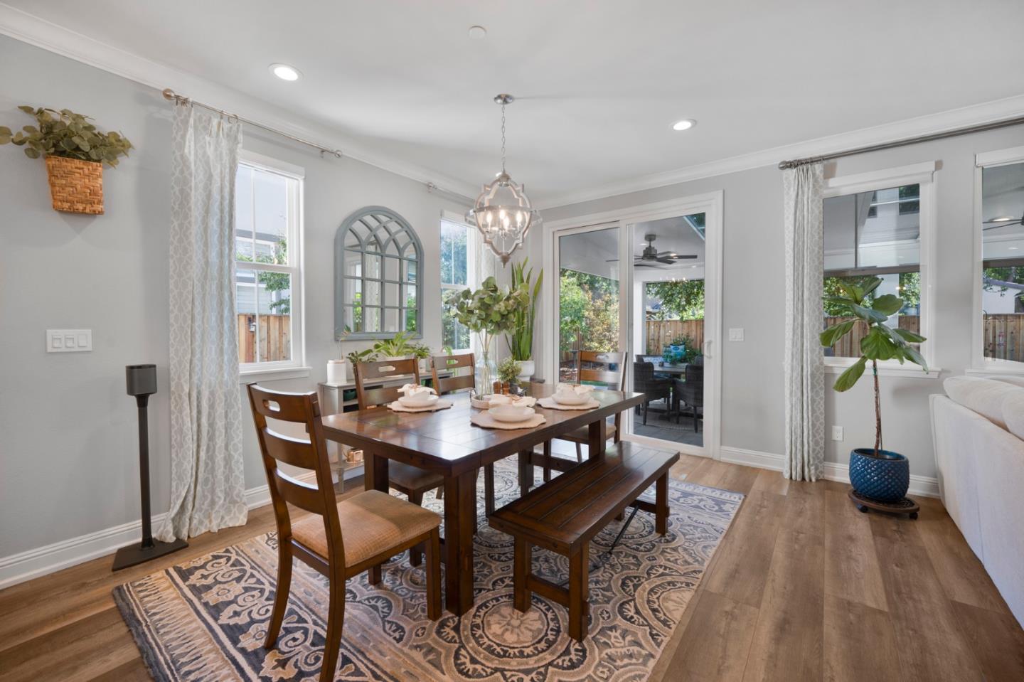 Detail Gallery Image 11 of 49 For 215 Calle Del Rey, Morgan Hill,  CA 95037 - 5 Beds | 4 Baths