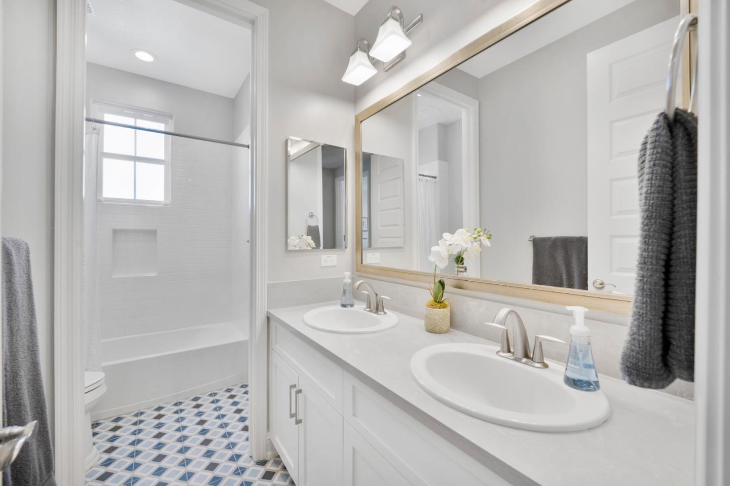 Detail Gallery Image 19 of 49 For 215 Calle Del Rey, Morgan Hill,  CA 95037 - 5 Beds | 4 Baths