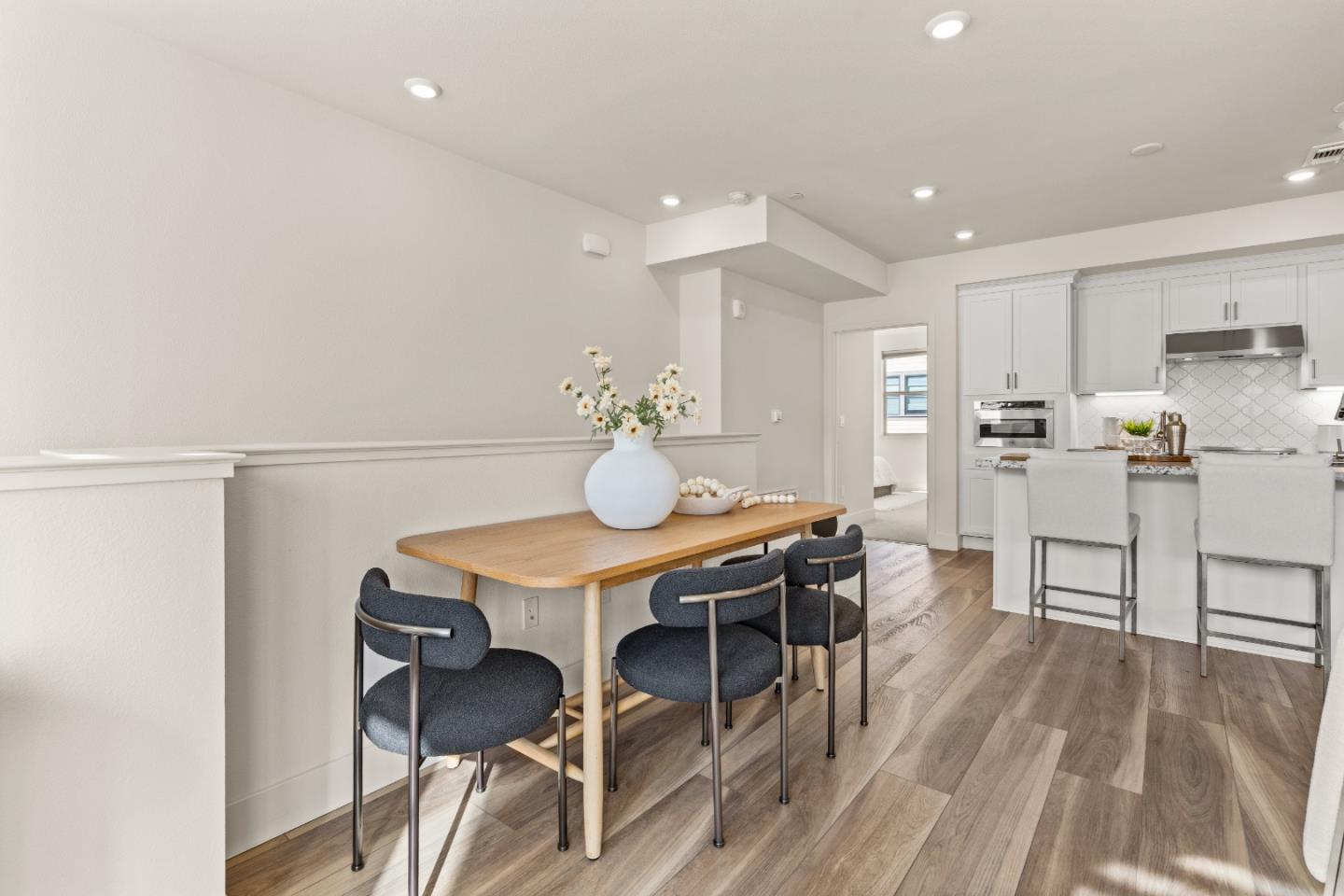 Detail Gallery Image 20 of 55 For 836 Mist Flower Ter #2,  Sunnyvale,  CA 94086 - 2 Beds | 2/1 Baths