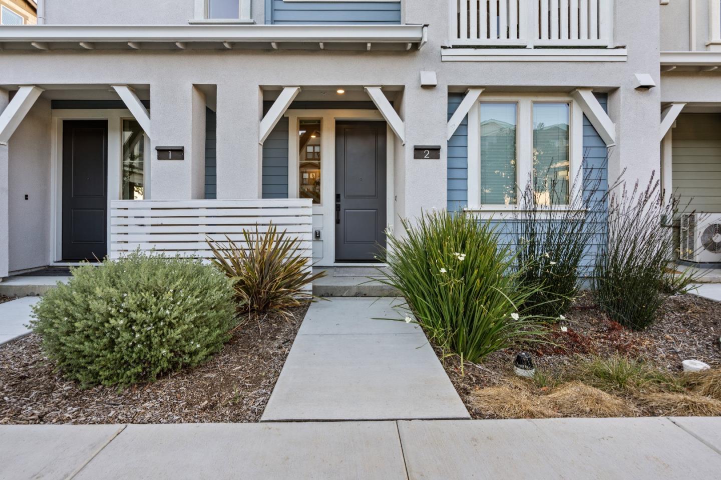 Detail Gallery Image 3 of 55 For 836 Mist Flower Ter #2,  Sunnyvale,  CA 94086 - 2 Beds | 2/1 Baths