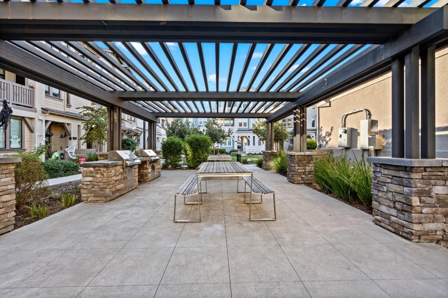 Detail Gallery Image 44 of 55 For 836 Mist Flower Ter #2,  Sunnyvale,  CA 94086 - 2 Beds | 2/1 Baths