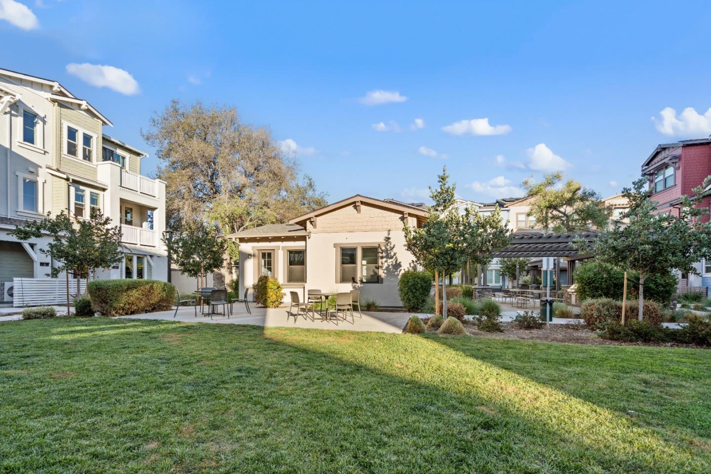 Detail Gallery Image 46 of 55 For 836 Mist Flower Ter #2,  Sunnyvale,  CA 94086 - 2 Beds | 2/1 Baths