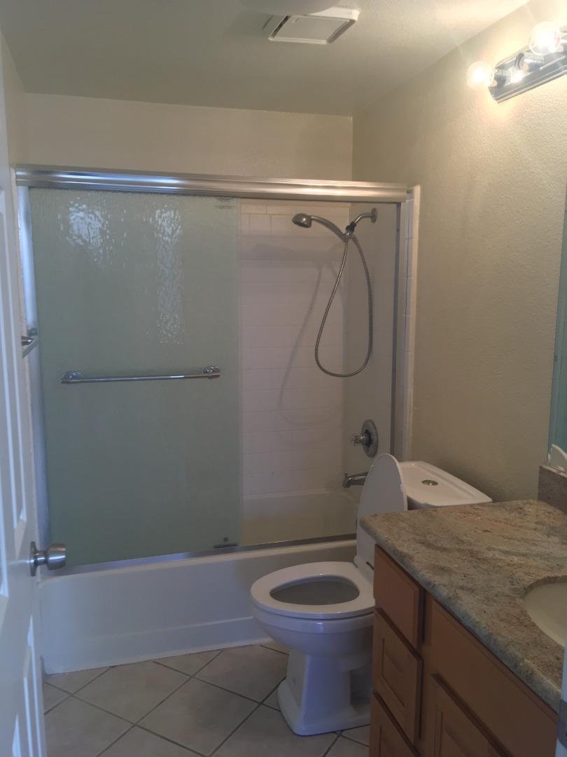 Detail Gallery Image 12 of 13 For 1109 Elmsford Way, Salinas,  CA 93906 - 5 Beds | 3 Baths