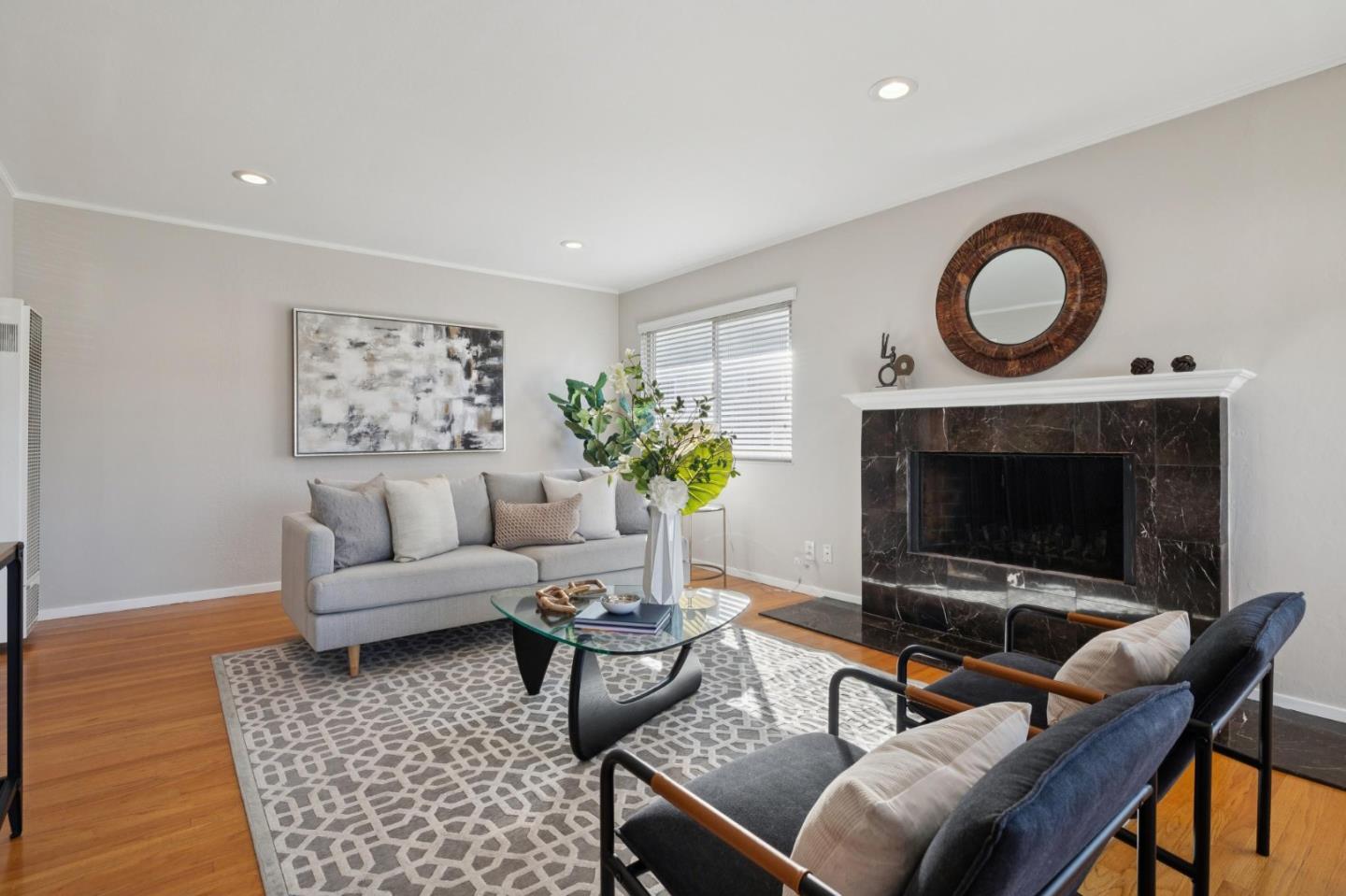 Detail Gallery Image 4 of 33 For 26142 Gettysburg Ave, Hayward,  CA 94545 - 3 Beds | 3 Baths