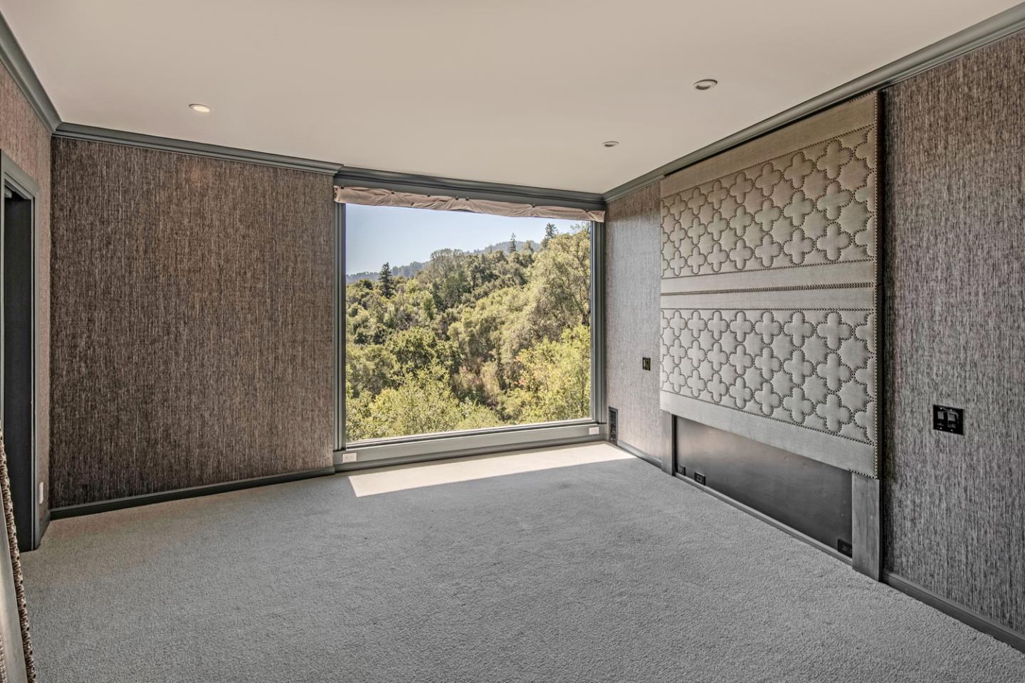 Detail Gallery Image 14 of 26 For 835 La Honda Rd, Woodside,  CA 94062 - 4 Beds | 3/1 Baths