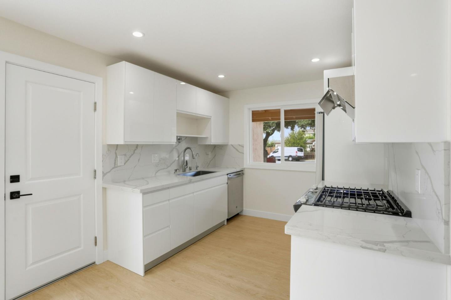 Detail Gallery Image 9 of 28 For 474 Oliver St, Milpitas,  CA 95035 - 3 Beds | 1 Baths