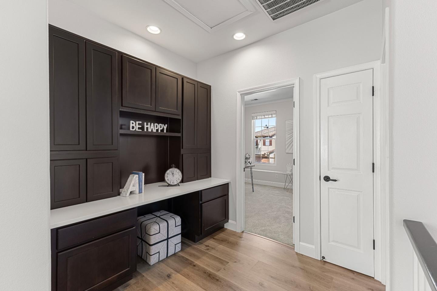 Detail Gallery Image 27 of 41 For 940 Sunbonnet Loop, San Jose,  CA 95125 - 4 Beds | 2/1 Baths