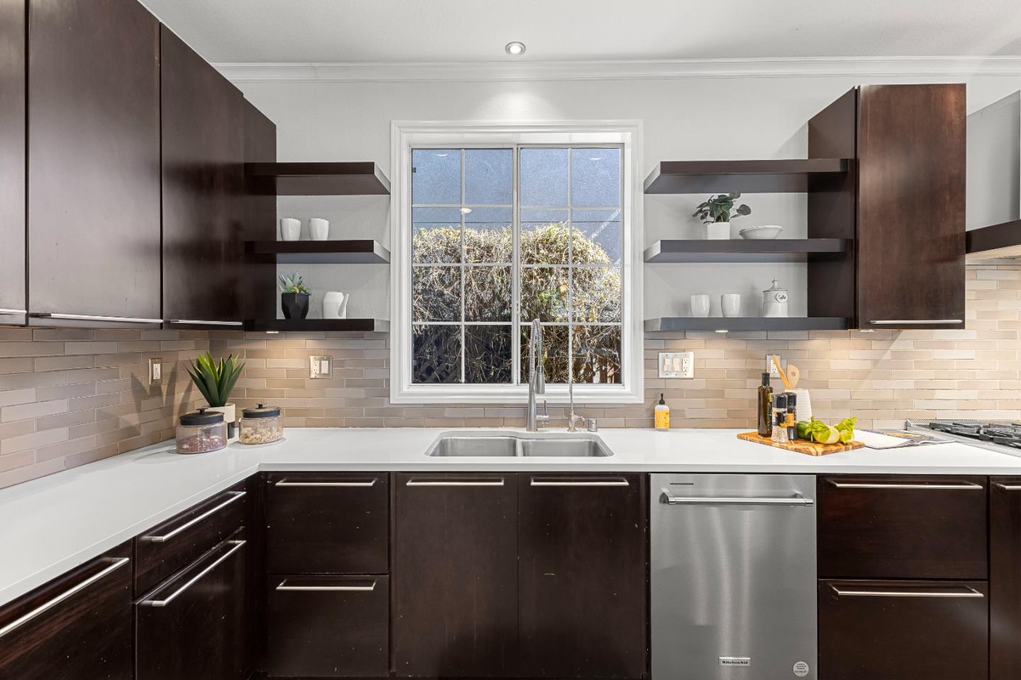 Detail Gallery Image 9 of 41 For 940 Sunbonnet Loop, San Jose,  CA 95125 - 4 Beds | 2/1 Baths