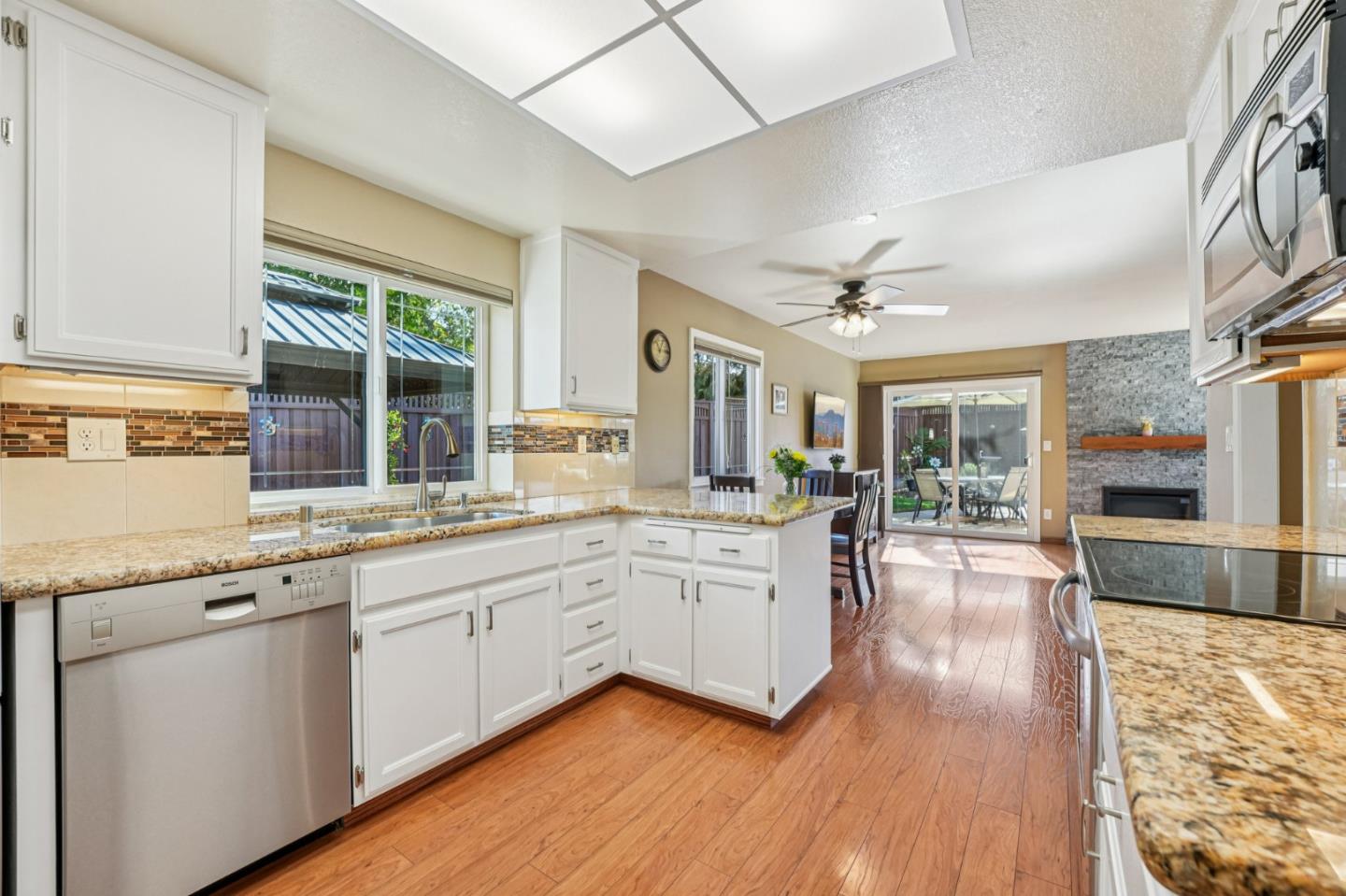 Detail Gallery Image 13 of 97 For 2930 Silverland Ct, San Jose,  CA 95135 - 3 Beds | 2 Baths