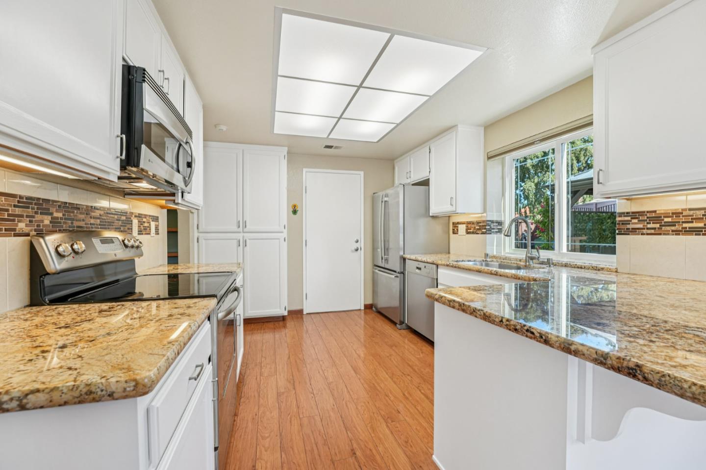 Detail Gallery Image 19 of 97 For 2930 Silverland Ct, San Jose,  CA 95135 - 3 Beds | 2 Baths