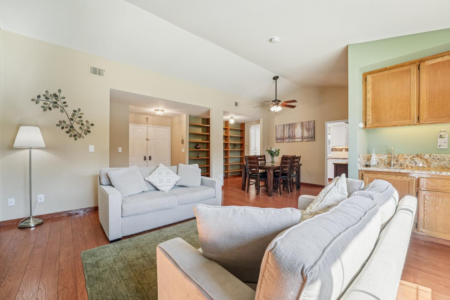 Detail Gallery Image 3 of 97 For 2930 Silverland Ct, San Jose,  CA 95135 - 3 Beds | 2 Baths