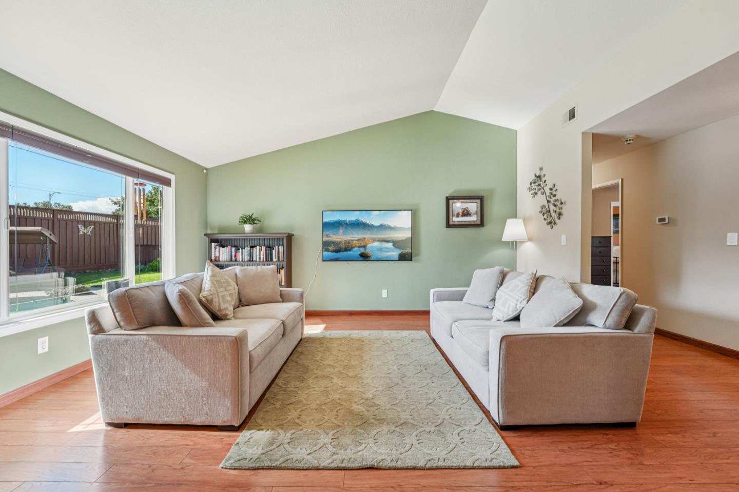 Detail Gallery Image 4 of 97 For 2930 Silverland Ct, San Jose,  CA 95135 - 3 Beds | 2 Baths