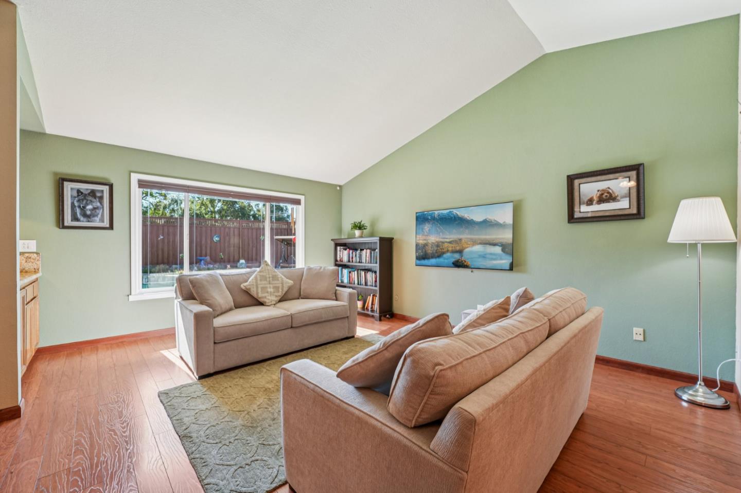 Detail Gallery Image 5 of 97 For 2930 Silverland Ct, San Jose,  CA 95135 - 3 Beds | 2 Baths