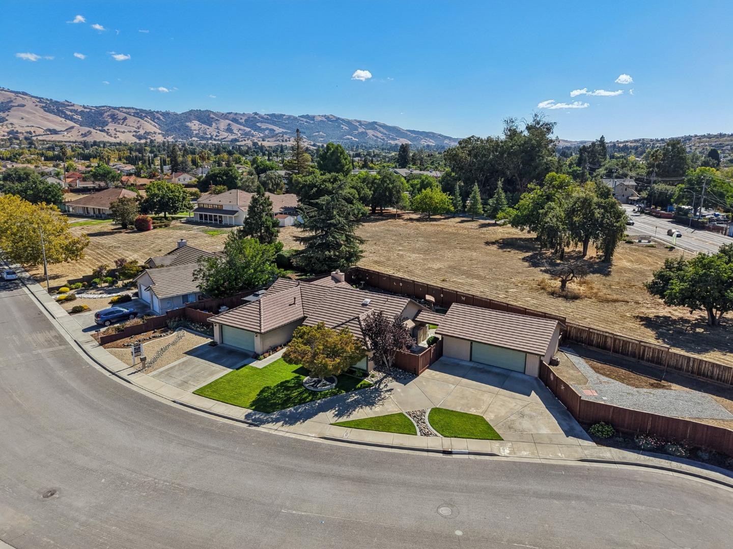 Detail Gallery Image 80 of 97 For 2930 Silverland Ct, San Jose,  CA 95135 - 3 Beds | 2 Baths