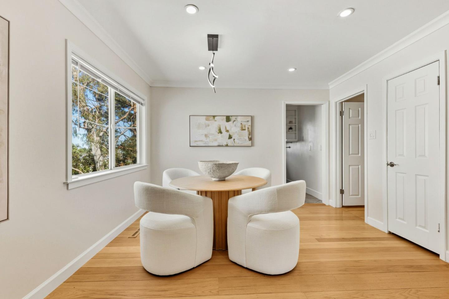 Detail Gallery Image 15 of 54 For 866 Alma Pl, Oakland,  CA 94610 - 4 Beds | 3/1 Baths