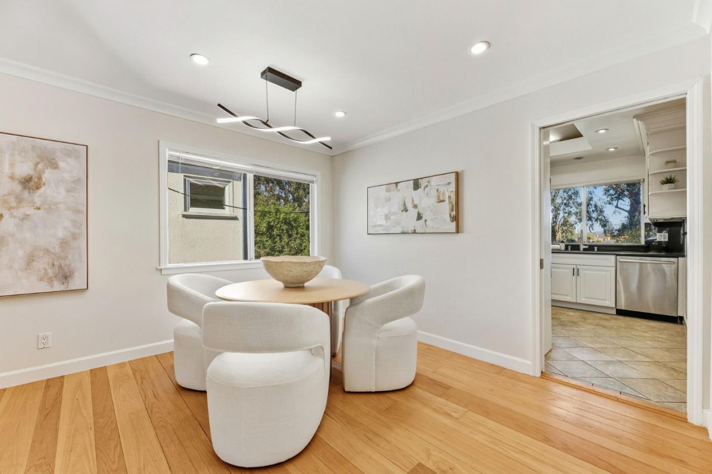 Detail Gallery Image 16 of 54 For 866 Alma Pl, Oakland,  CA 94610 - 4 Beds | 3/1 Baths