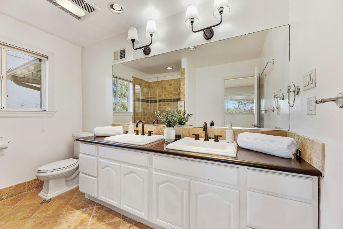 Detail Gallery Image 19 of 54 For 866 Alma Pl, Oakland,  CA 94610 - 4 Beds | 3/1 Baths