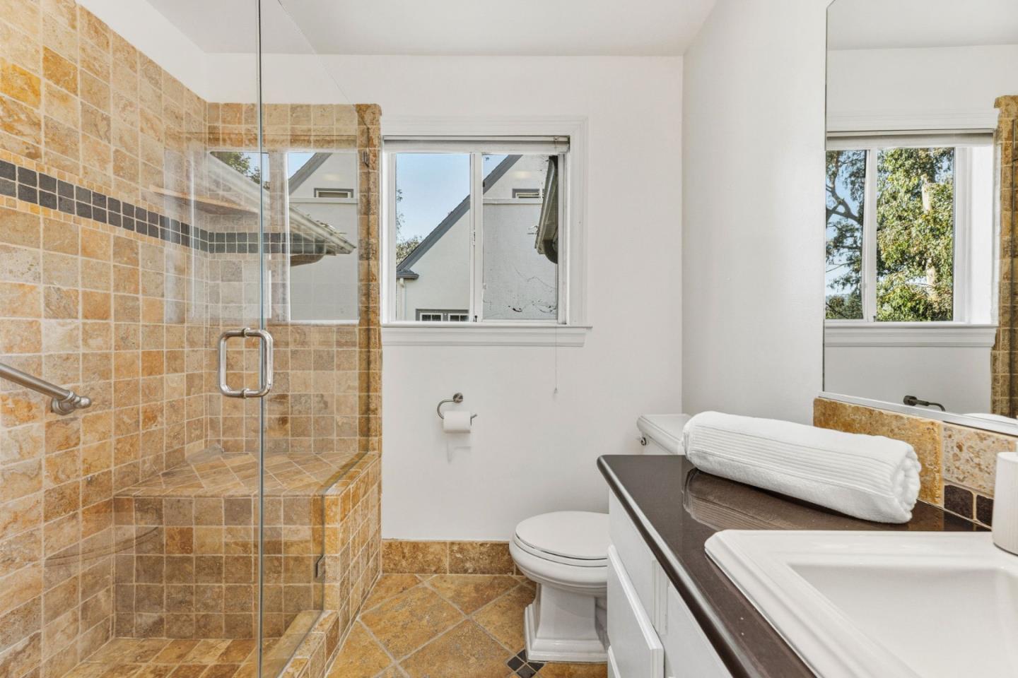 Detail Gallery Image 20 of 54 For 866 Alma Pl, Oakland,  CA 94610 - 4 Beds | 3/1 Baths