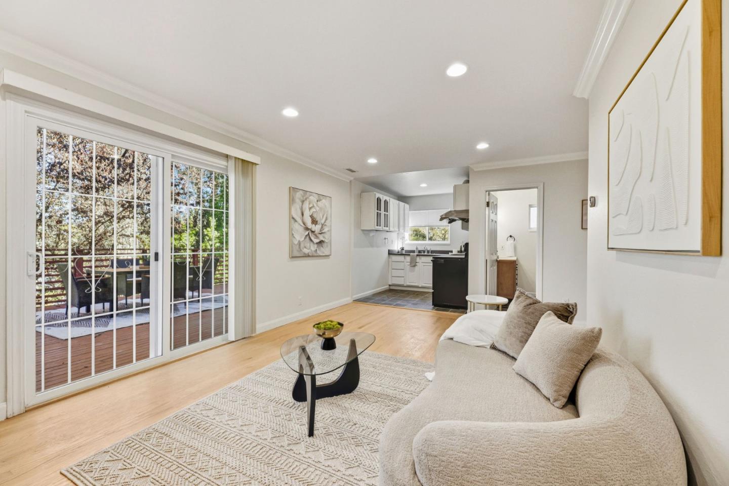 Detail Gallery Image 25 of 54 For 866 Alma Pl, Oakland,  CA 94610 - 4 Beds | 3/1 Baths