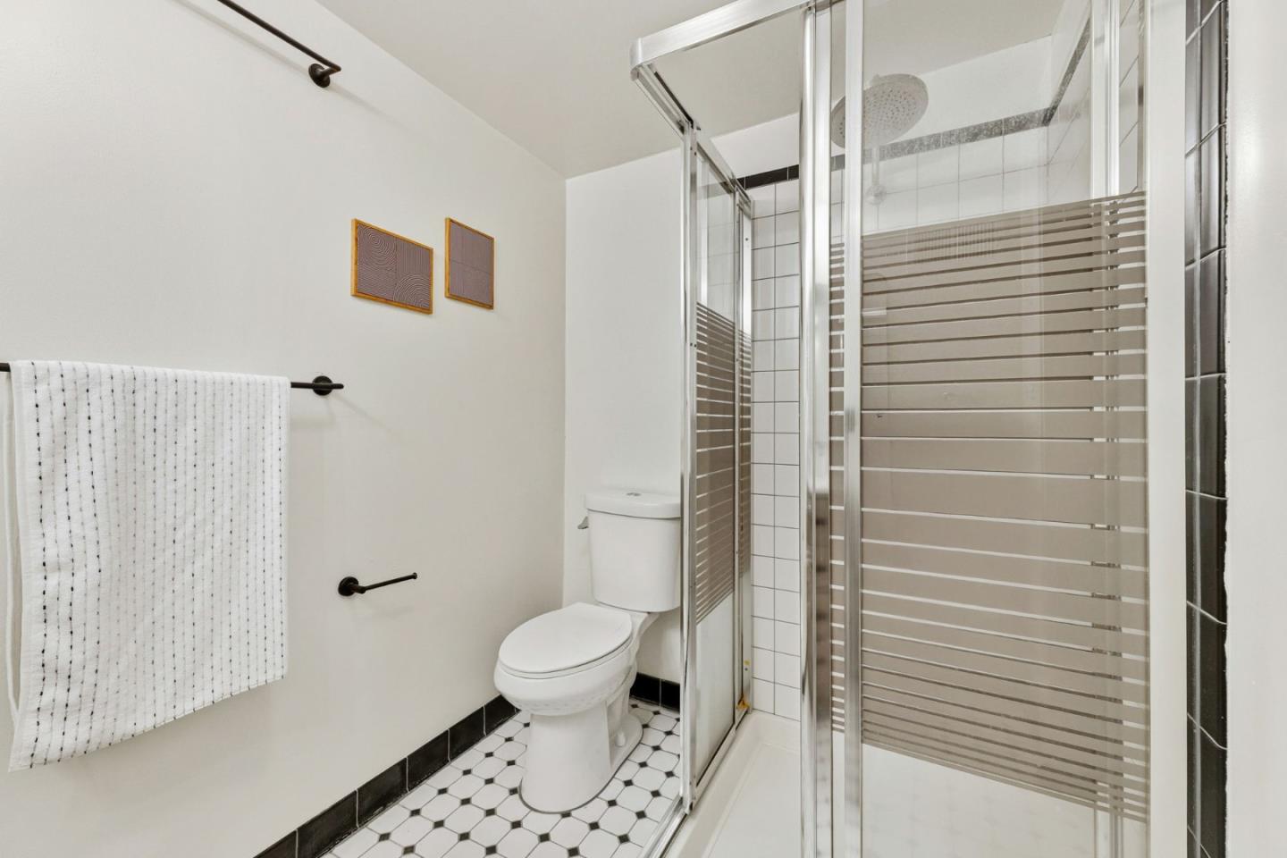 Detail Gallery Image 32 of 54 For 866 Alma Pl, Oakland,  CA 94610 - 4 Beds | 3/1 Baths