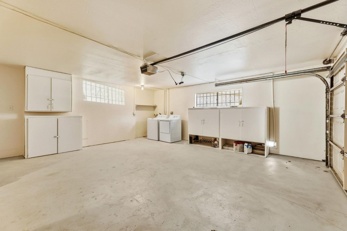 Detail Gallery Image 35 of 54 For 866 Alma Pl, Oakland,  CA 94610 - 4 Beds | 3/1 Baths