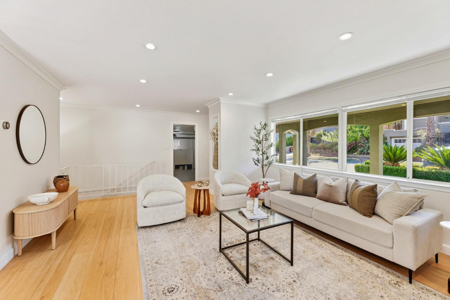 Detail Gallery Image 8 of 54 For 866 Alma Pl, Oakland,  CA 94610 - 4 Beds | 3/1 Baths