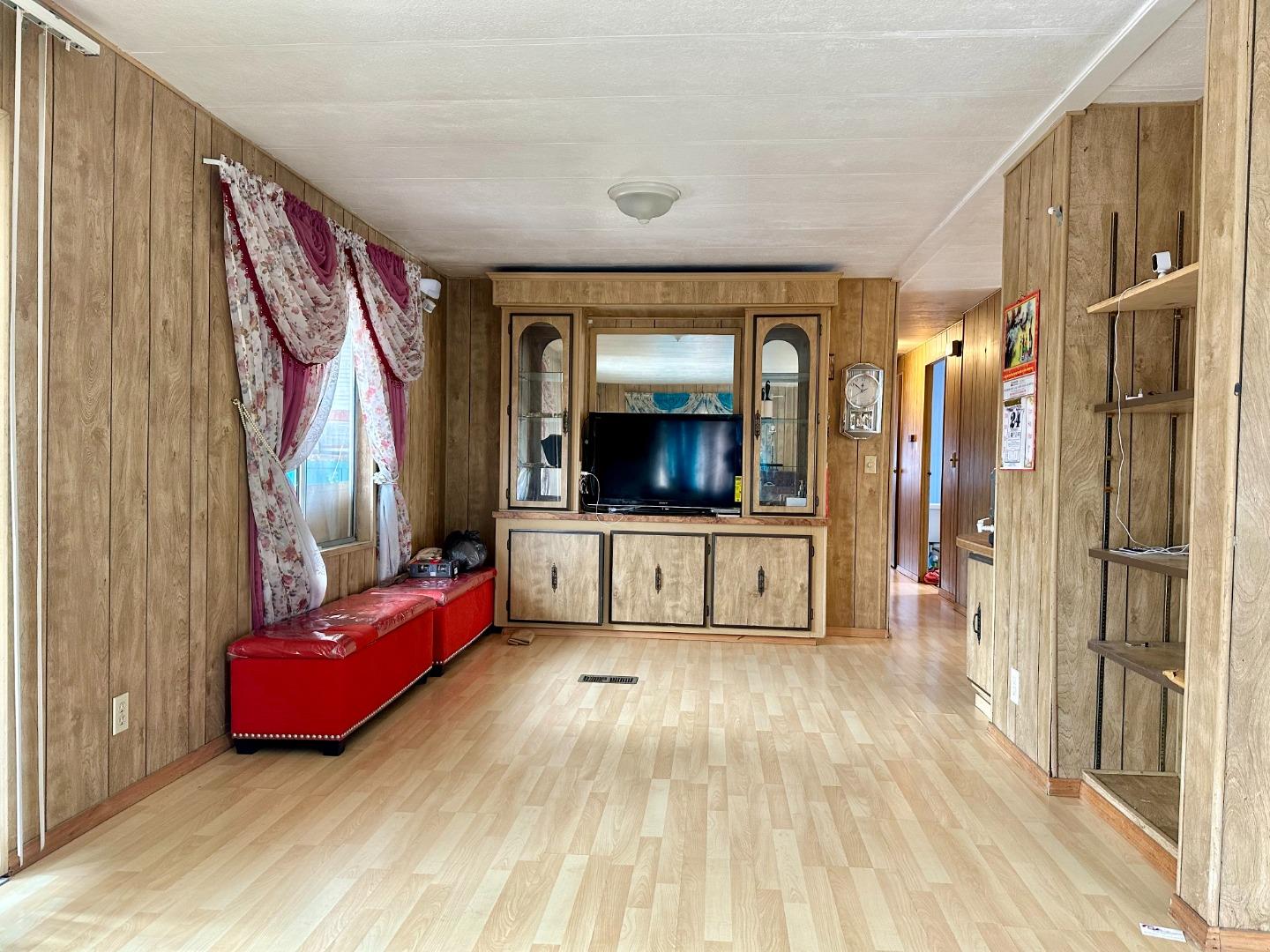 Detail Gallery Image 5 of 19 For 2855 Senter Rd #1,  San Jose,  CA 95111 - 2 Beds | 2 Baths