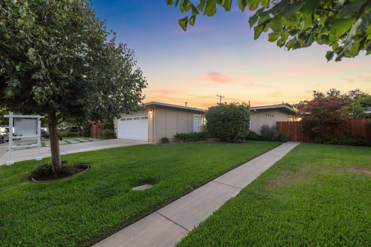 Detail Gallery Image 13 of 19 For 3342-3344 Los Prados St, San Mateo,  CA 94403 - 5 Beds | 3 Baths