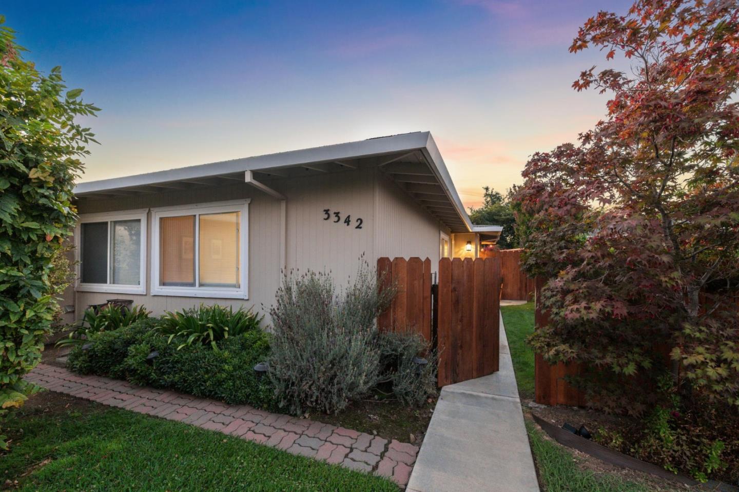 Detail Gallery Image 14 of 19 For 3342-3344 Los Prados St, San Mateo,  CA 94403 - 5 Beds | 3 Baths