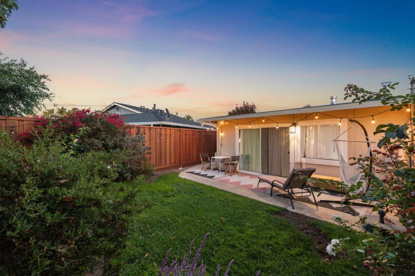 Detail Gallery Image 17 of 19 For 3342-3344 Los Prados St, San Mateo,  CA 94403 - 5 Beds | 3 Baths