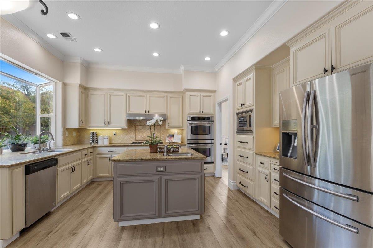 Detail Gallery Image 15 of 51 For 18340 San Antonio Dr, Morgan Hill,  CA 95037 - 5 Beds | 3/1 Baths