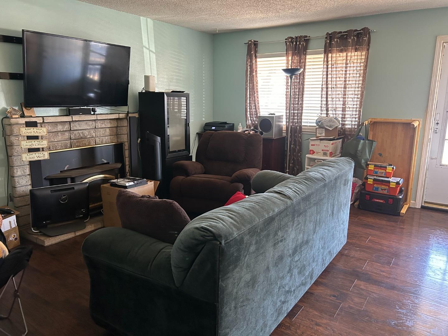 Detail Gallery Image 3 of 8 For 3019 Bayer Dr, Marina,  CA 93933 - 3 Beds | 2 Baths