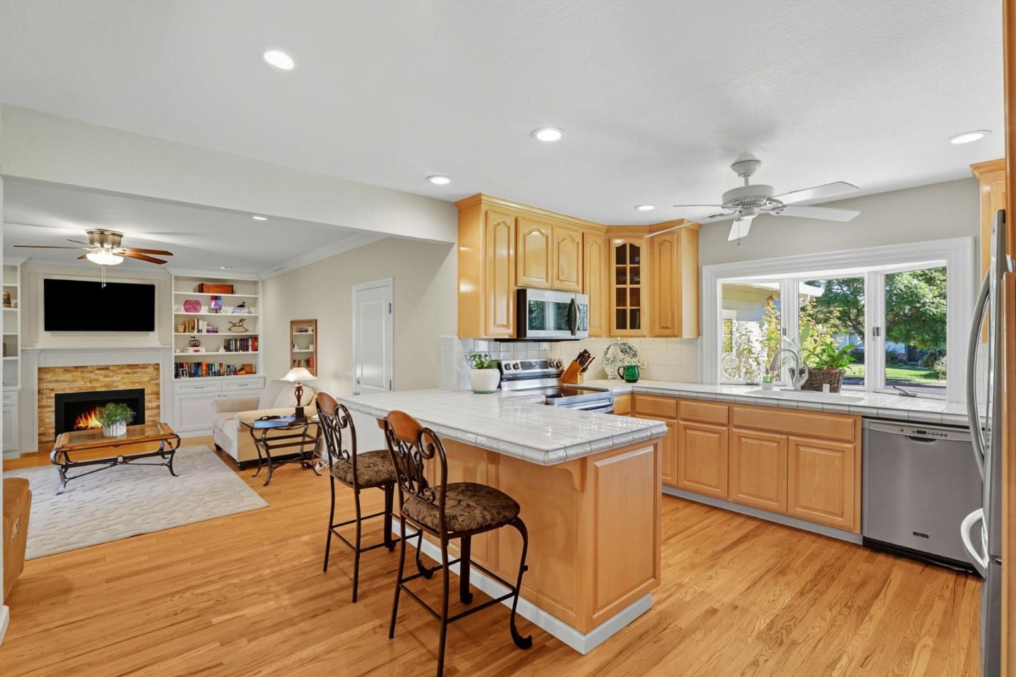 Detail Gallery Image 5 of 22 For 3213 Woodmont Dr, San Jose,  CA 95118 - 3 Beds | 2 Baths