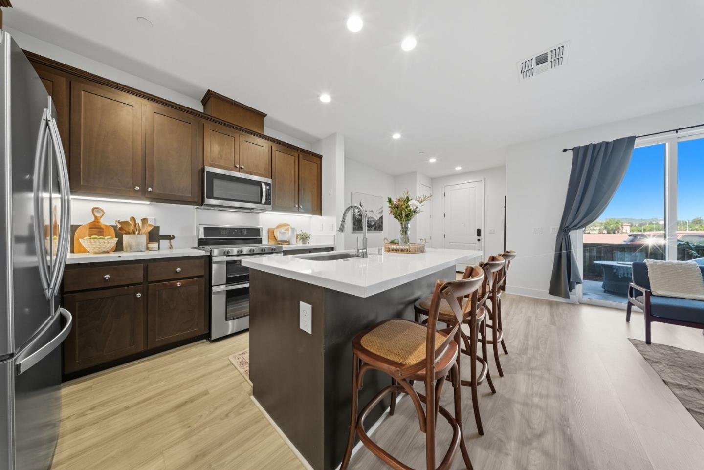 Detail Gallery Image 12 of 54 For 1335 Old Vine Ln, Morgan Hill,  CA 95037 - 3 Beds | 2/1 Baths